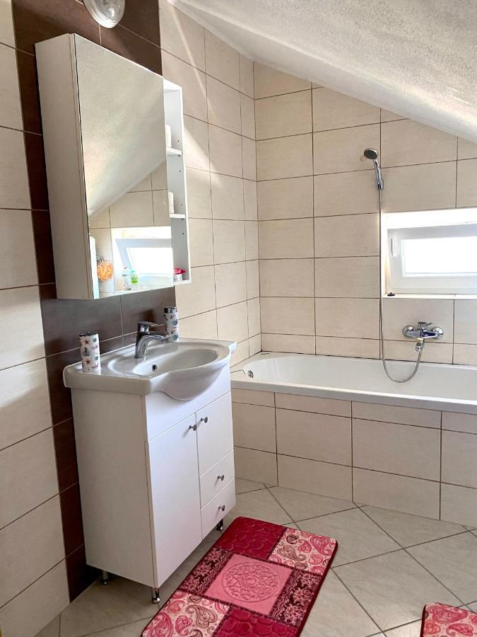Big Apartment 3 Bedrooms Bihac Ngoại thất bức ảnh